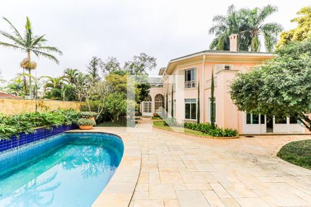 Casa à venda com 880m², 5 quartos e 8 vagasÁrea Externa 