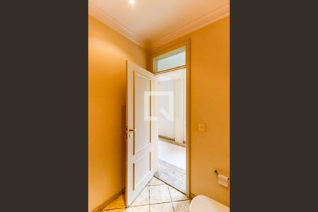 Casa à venda com 880m², 5 quartos e 8 vagasLavabo