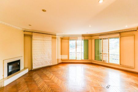 Casa à venda com 880m², 5 quartos e 8 vagasSuíte 5