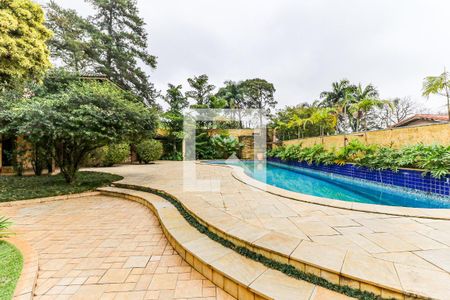 Casa à venda com 880m², 5 quartos e 8 vagasÁrea Externa 