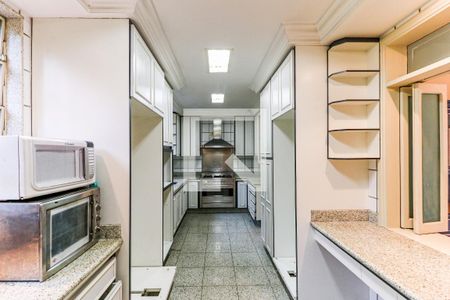 Casa à venda com 880m², 5 quartos e 8 vagasCozinha