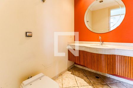 Casa à venda com 880m², 5 quartos e 8 vagasLavabo