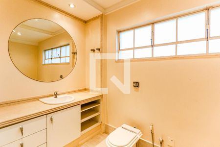 Casa à venda com 880m², 5 quartos e 8 vagasBanheiro da Suíte 3