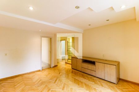 Casa à venda com 880m², 5 quartos e 8 vagasSuíte 3