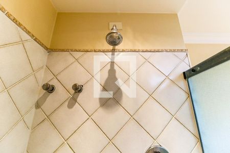 Casa à venda com 880m², 5 quartos e 8 vagasBanheiro da Suíte 4