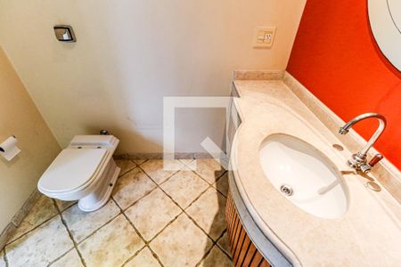 Casa à venda com 880m², 5 quartos e 8 vagasLavabo