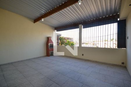 Casa para alugar com 58m², 2 quartos e sem vagaVaranda