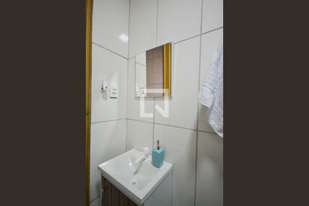 Casa para alugar com 58m², 2 quartos e sem vagaBanheiro