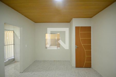 Sala de casa para alugar com 2 quartos, 52m² em Vila Marines, Nova Iguaçu