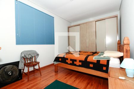 Quarto 1 de casa para alugar com 2 quartos, 100m² em Passo da Areia, Porto Alegre