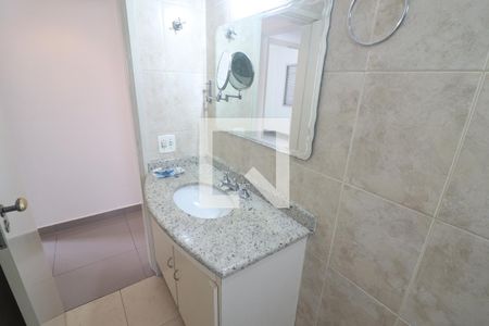 Apartamento à venda com 110m², 2 quartos e 2 vagasBanheiro 