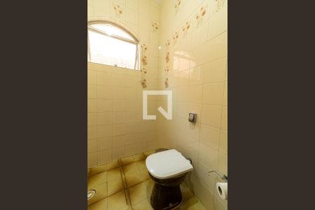 Casa para alugar com 250m², 4 quartos e 3 vagasBanheiro 1