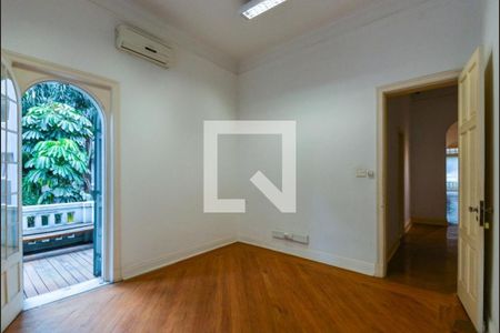 Casa à venda com 3 quartos, 800m² em Bela Vista, São Paulo