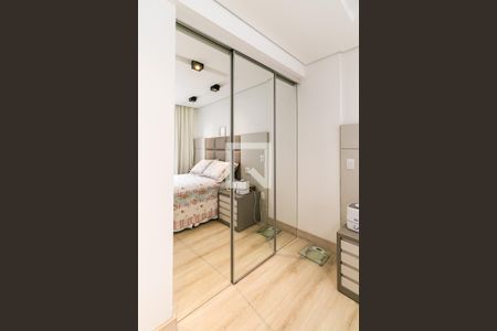 Apartamento à venda com 101m², 3 quartos e 2 vagas Apartamento à venda com 101m², 3 quartos e 2 vagasCloset