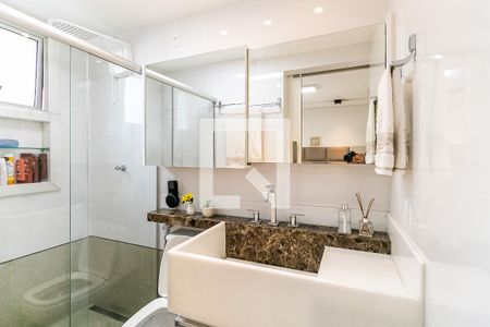 Apartamento à venda com 101m², 3 quartos e 2 vagas Apartamento à venda com 101m², 3 quartos e 2 vagasBanheiro da Suíte