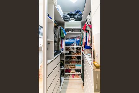 Apartamento à venda com 101m², 3 quartos e 2 vagas Apartamento à venda com 101m², 3 quartos e 2 vagasCloset