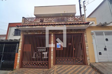 Casa à venda com 166m², 4 quartos e 2 vagasFachada