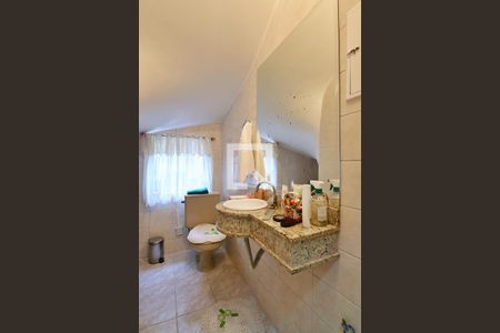 Casa à venda com 166m², 4 quartos e 2 vagasLavabo