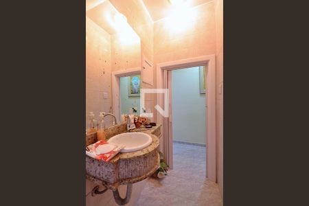 Casa à venda com 166m², 4 quartos e 2 vagasLavabo