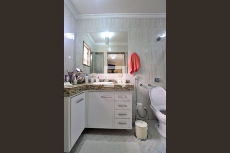 Casa à venda com 166m², 4 quartos e 2 vagasBanheiro do Quarto 1 - Suíte