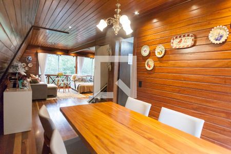 Casa de condomínio à venda com 420m², 5 quartos e 4 vagas Casa de condomínio à venda com 420m², 5 quartos e 4 vagasSala de Jantar 2