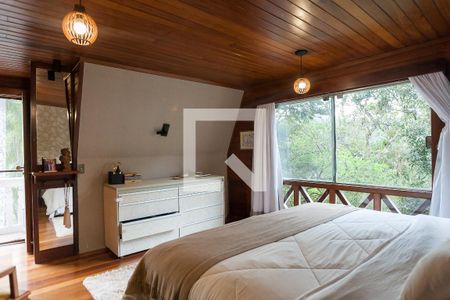 Casa de condomínio à venda com 420m², 5 quartos e 4 vagas Casa de condomínio à venda com 420m², 5 quartos e 4 vagasSuite master