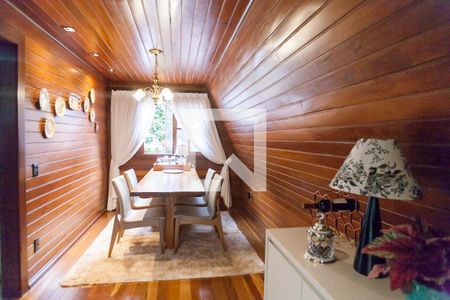 Casa de condomínio à venda com 420m², 5 quartos e 4 vagas Casa de condomínio à venda com 420m², 5 quartos e 4 vagasSala de Jantar 2