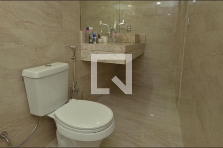 Casa de condomínio à venda com 350m², 3 quartos e 2 vagasBanheiro da Suíte