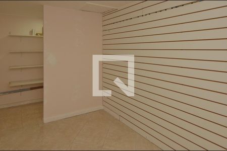 Casa de condomínio à venda com 350m², 3 quartos e 2 vagasSótão