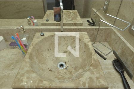 Casa de condomínio à venda com 350m², 3 quartos e 2 vagasBanheiro da Suíte