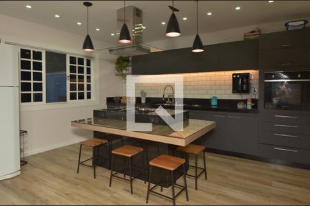 Casa de condomínio à venda com 350m², 3 quartos e 2 vagasCozinha