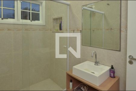 Casa de condomínio à venda com 350m², 3 quartos e 2 vagasBanheiro social