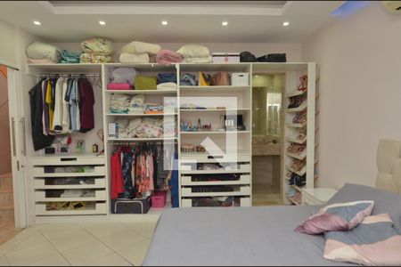 Casa de condomínio à venda com 350m², 3 quartos e 2 vagasSuite