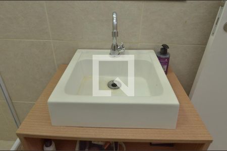 Casa de condomínio à venda com 350m², 3 quartos e 2 vagasBanheiro social