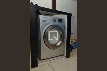 Casa de condomínio à venda com 350m², 3 quartos e 2 vagasÁrea de serviço