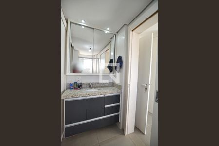 Apartamento à venda com 106m², 3 quartos e 2 vagasBanheiro da Suite 2 e 3