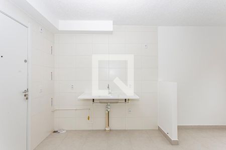 Sala/Cozinha de apartamento à venda com 2 quartos, 32m² em Parque Fongaro, São Paulo