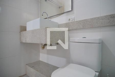 Banheiro da Suíte de casa para alugar com 2 quartos, 250m² em Ponta das Canas, Florianópolis