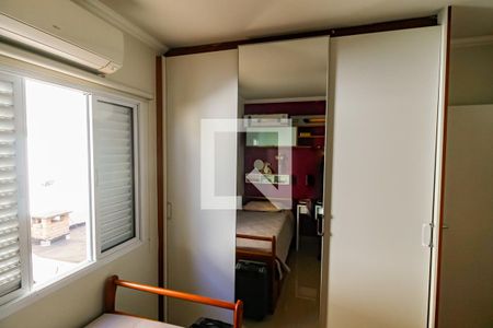 Casa à venda com 118m², 3 quartos e 3 vagas Casa à venda com 118m², 3 quartos e 3 vagasQuarto 1 - Armários