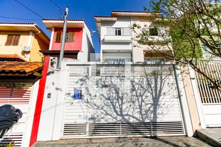 Casa à venda com 118m², 3 quartos e 3 vagas Casa à venda com 118m², 3 quartos e 3 vagasFachada e Garagem