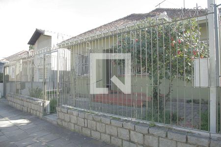 Casa à venda com 290m², 5 quartos e 4 vagasFachada