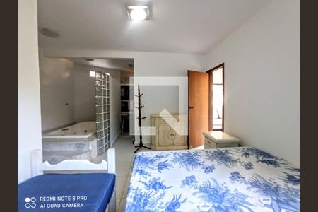 Casa de condomínio à venda com 385m², 5 quartos e 6 vagas Casa de condomínio à venda com 385m², 5 quartos e 6 vagasQuarto 1