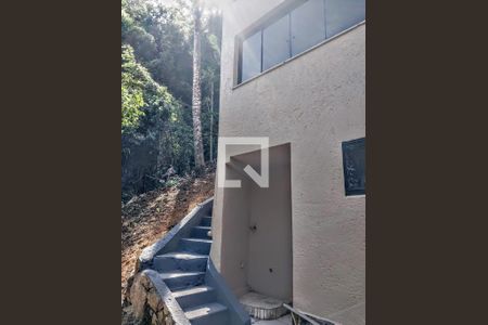 Casa de condomínio à venda com 385m², 5 quartos e 6 vagas Casa de condomínio à venda com 385m², 5 quartos e 6 vagasÁrea comum