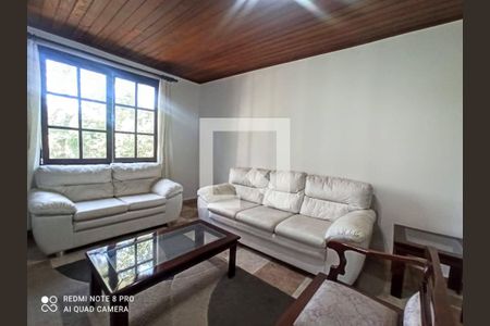 Casa de condomínio à venda com 385m², 5 quartos e 6 vagas Casa de condomínio à venda com 385m², 5 quartos e 6 vagasSala de Estar