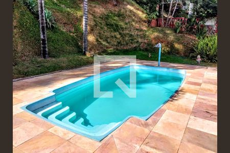 Casa de condomínio à venda com 385m², 5 quartos e 6 vagas Casa de condomínio à venda com 385m², 5 quartos e 6 vagasÁrea comum