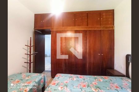 Casa de condomínio à venda com 385m², 5 quartos e 6 vagas Casa de condomínio à venda com 385m², 5 quartos e 6 vagasQuarto 3