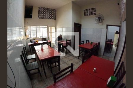 Casa à venda com 240m², 5 quartos e sem vagaRestaurante no Térreo