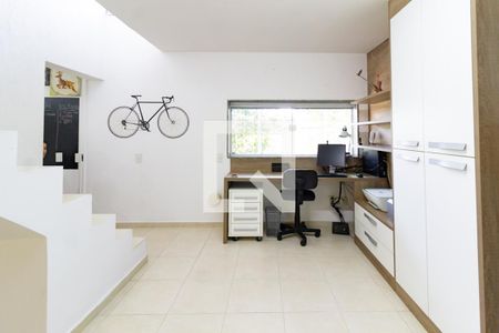 Apartamento para alugar com 350m², 4 quartos e 2 vagas Apartamento para alugar com 350m², 4 quartos e 2 vagasDetalhe do escritório