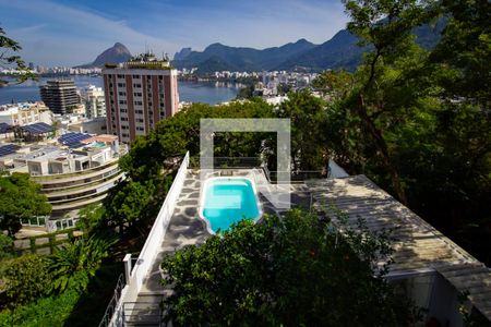 Apartamento para alugar com 350m², 4 quartos e 2 vagas Apartamento para alugar com 350m², 4 quartos e 2 vagasVista da varanda da sala