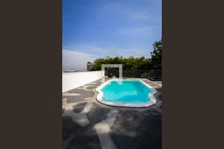 Apartamento para alugar com 350m², 4 quartos e 2 vagas Apartamento para alugar com 350m², 4 quartos e 2 vagasÁrea comum - Piscina